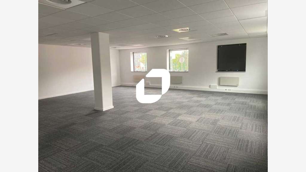 A louer Bureaux 143m² Cergy