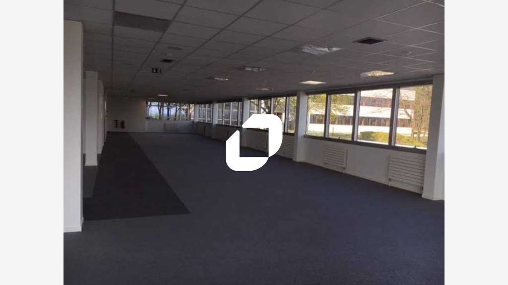 A louer Bureaux 454m² Cergy