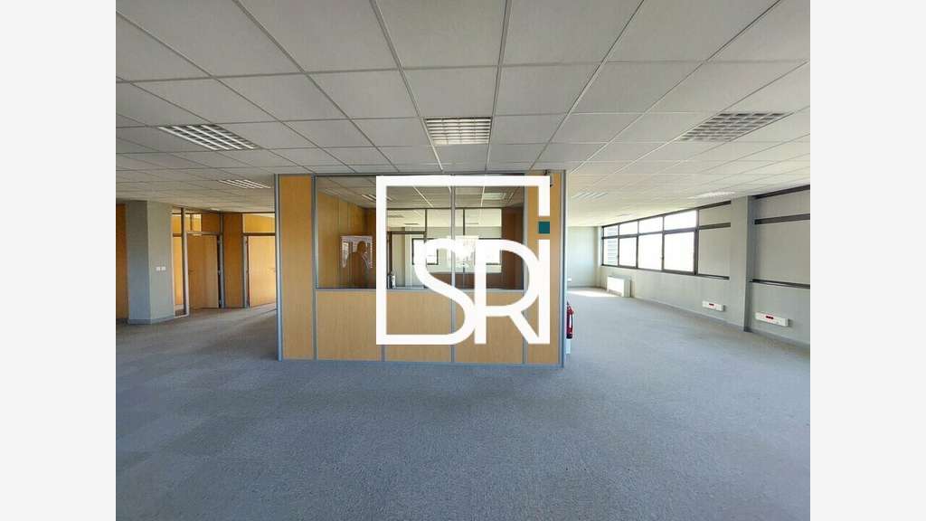 Bureaux 415m² R+1 à louer à Cournon C.A. Zénith