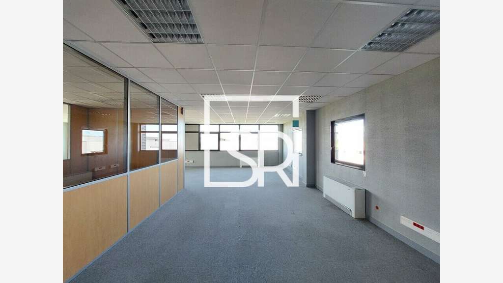 Bureaux 415m² R+1 à louer à Cournon C.A. Zénith