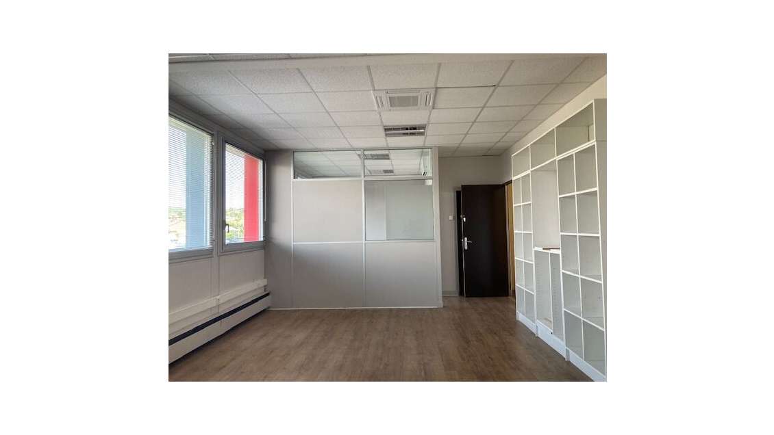 A louer bureaux 74m² R+2 à Cournon-d'Auvergne