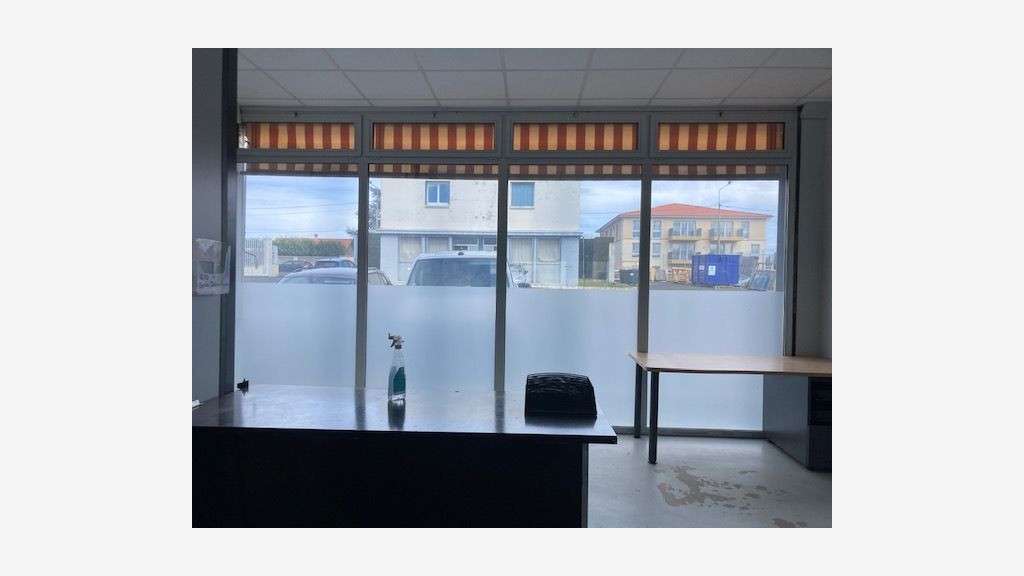 Local activité 127m² à louer à Cournon-d'Auvergne