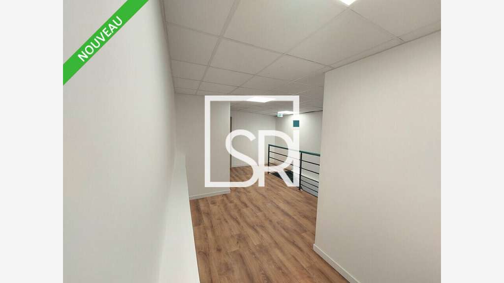 A louer bureaux 80m² Cournon-d'Auvergne empr A72