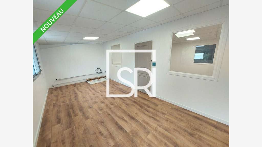A louer bureaux 80m² Cournon-d'Auvergne empr A72