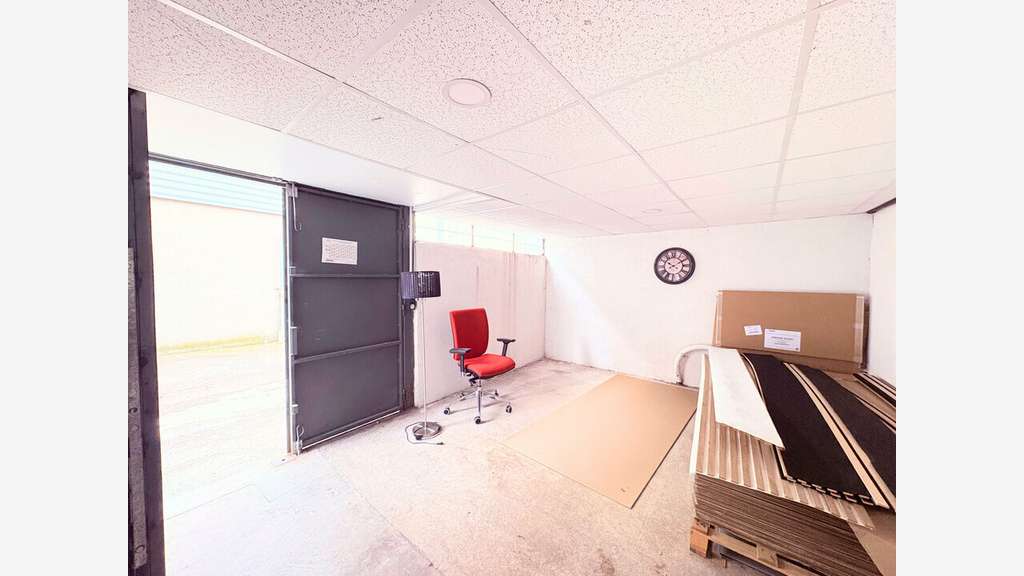 Bureaux + stockage à louer à Cournon-d'Auvergne