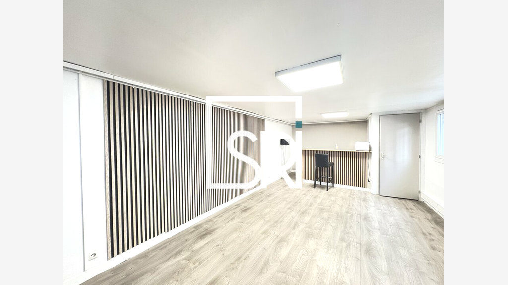 Bureaux + stockage à louer à Cournon-d'Auvergne