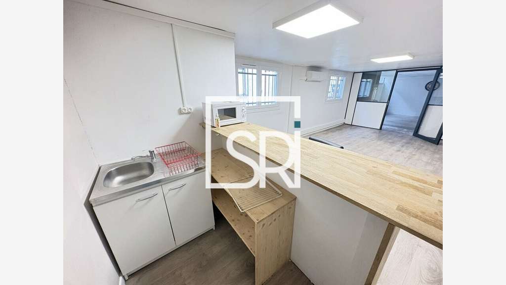 Bureaux + stockage à louer à Cournon-d'Auvergne