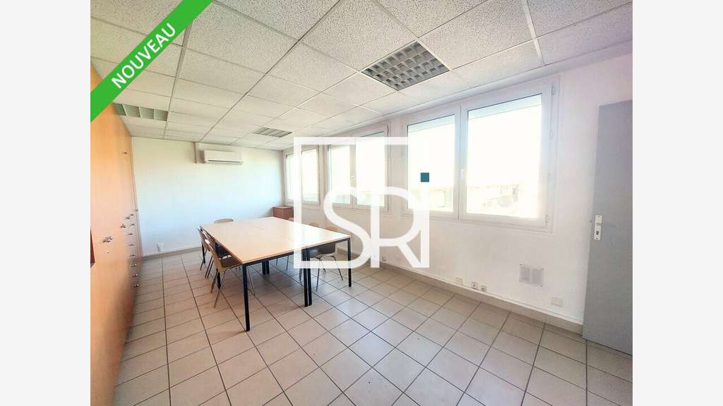 Bureaux 190m² à louer à Cournon d'Auvergne Gare