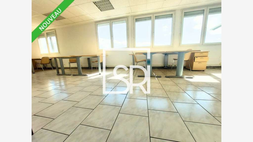 A louer bureaux 95m² proche gare à Cournon