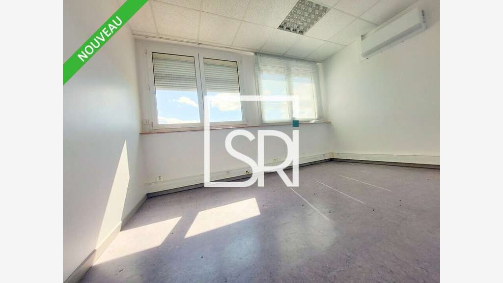 A louer bureaux 95m² proche gare à Cournon