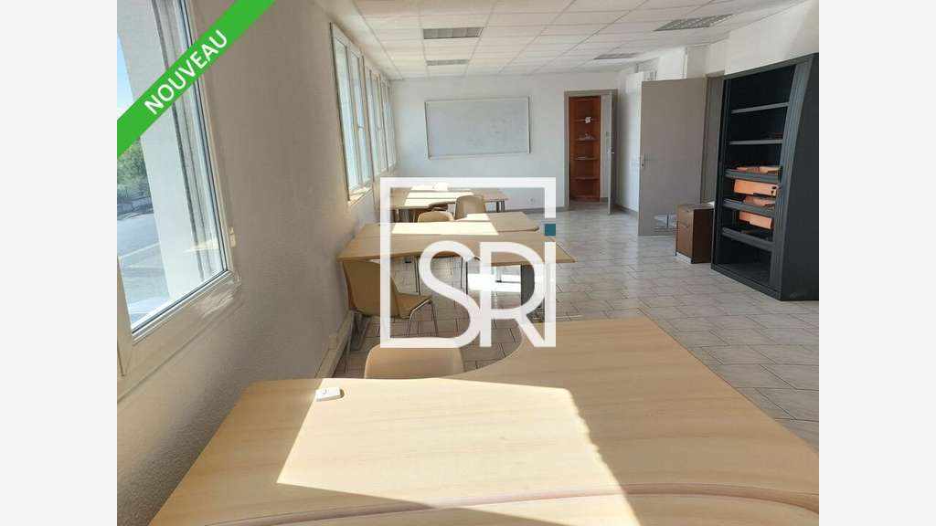 A louer bureaux 95m² proche gare à Cournon