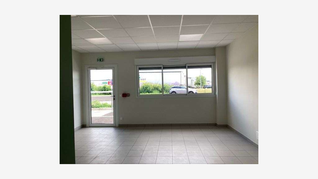 Loue locaux d'activité 2168m² à Cournon-d'Auvergne