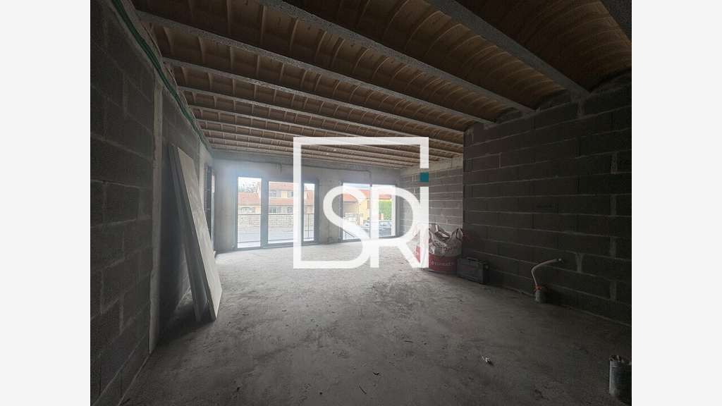 A louer local commercial 90m² Cournon-d'Auvergne