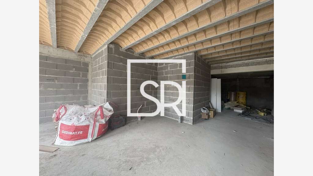 A louer local commercial 90m² Cournon-d'Auvergne