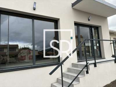 A louer local commercial 90m² Cournon-d'Auvergne