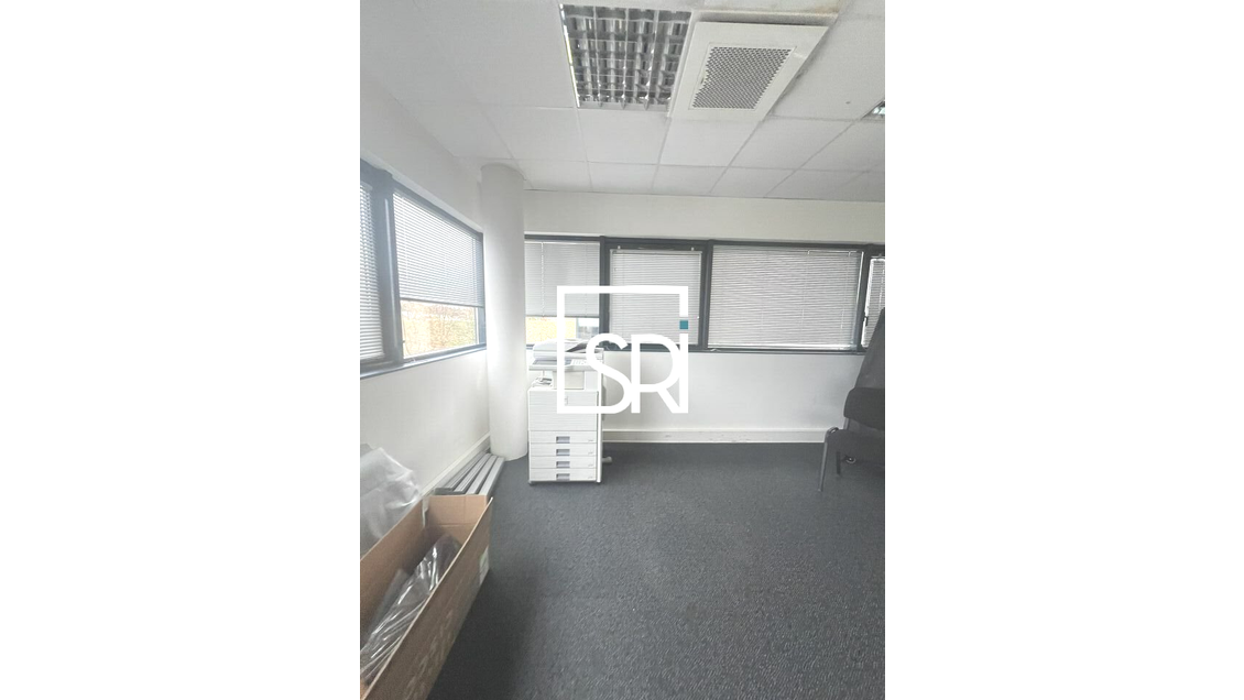 Bureaux 585m² à louer à Cournon-d'Auvergne