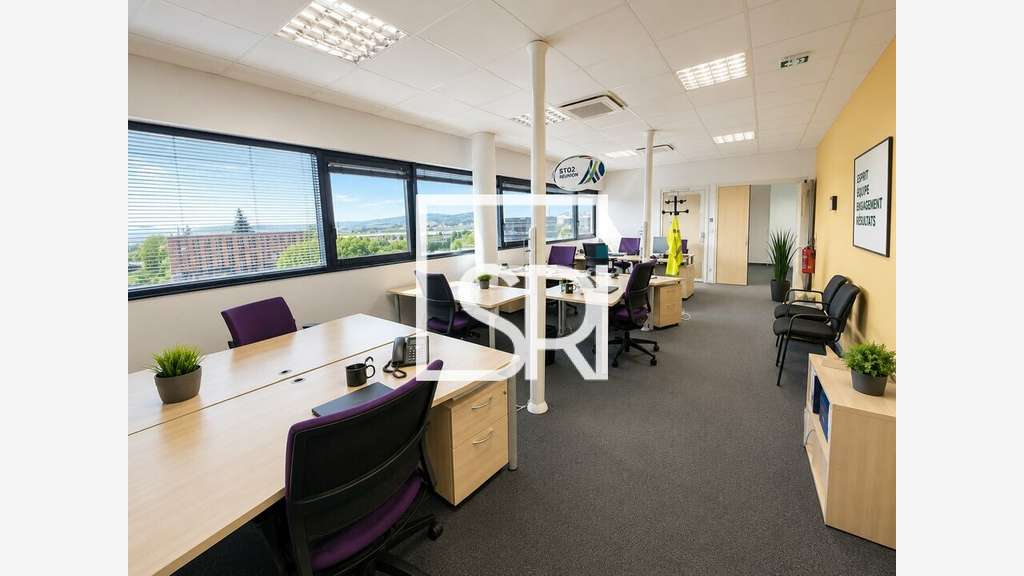 Bureaux 585m² à louer à Cournon-d'Auvergne