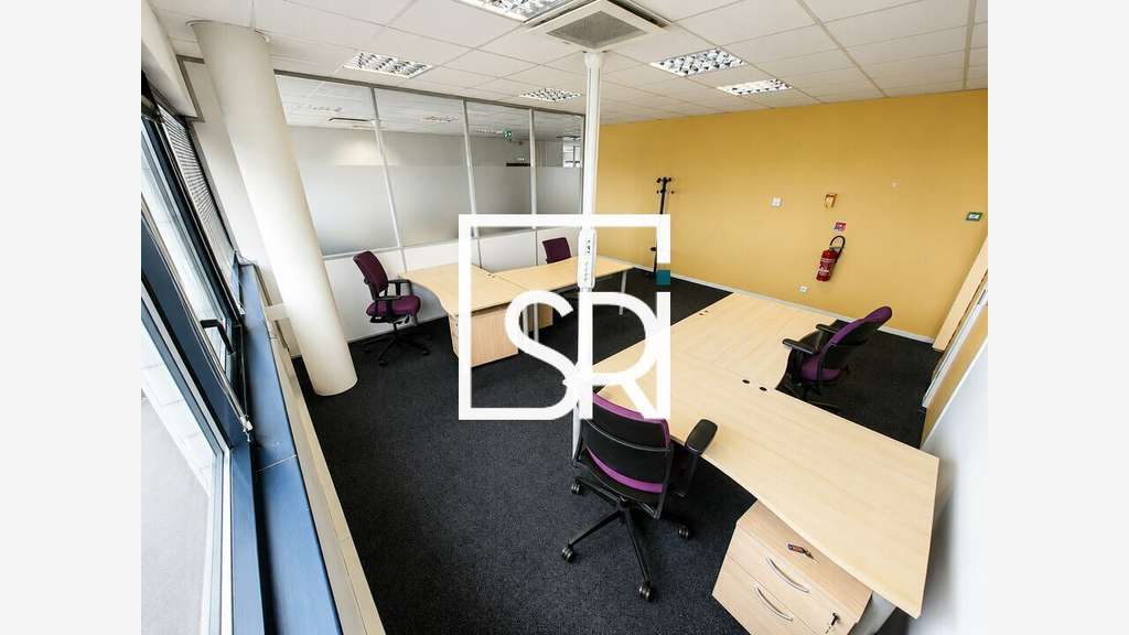 Bureaux 585m² à louer à Cournon-d'Auvergne