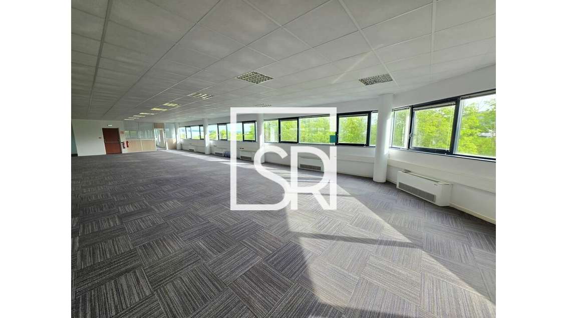 A louer bureaux 426m² à Cournon-d'Auvergne Zénith 