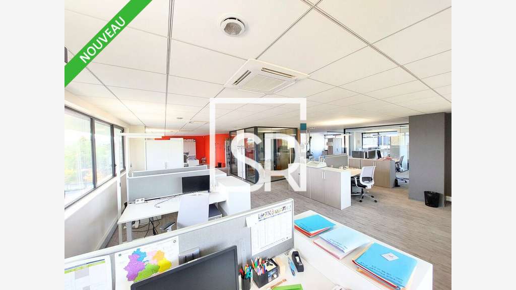 Bureaux 226m² à louer à Cournon d'Auvergne