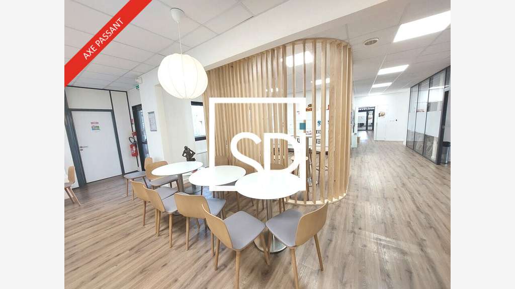 Bureaux de 627m² à louer à Cournon d'Auvergne