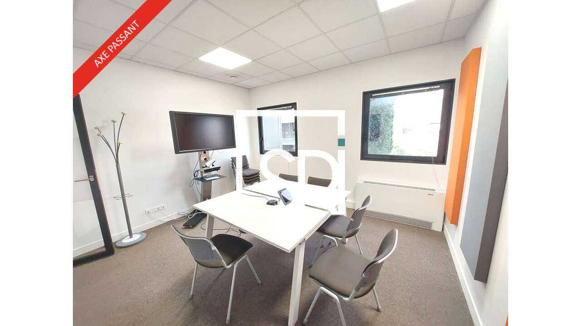 Bureaux de 627m² à louer à Cournon d'Auvergne