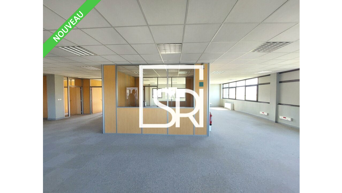 Bureaux de 627m² à louer à Cournon d'Auvergne