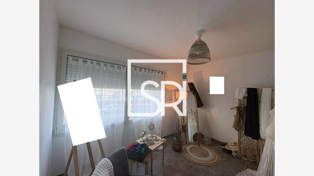 Location bureau 93m² en ZA à Cournon-d'Auvergne