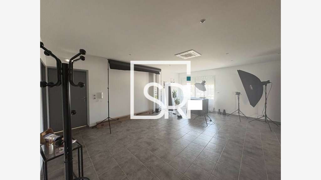 Location bureau 93m² en ZA à Cournon-d'Auvergne