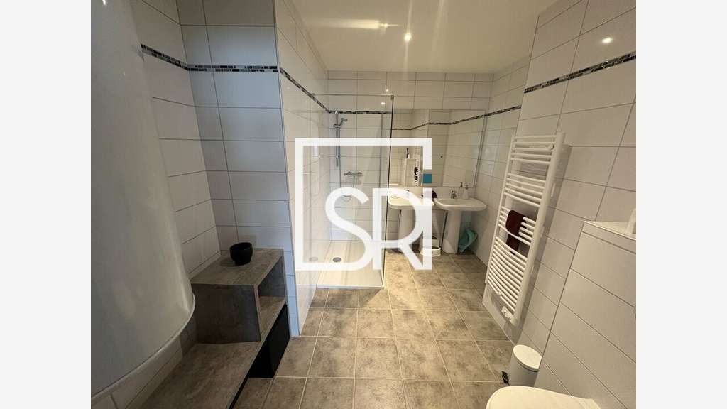 Location bureau 93m² en ZA à Cournon-d'Auvergne