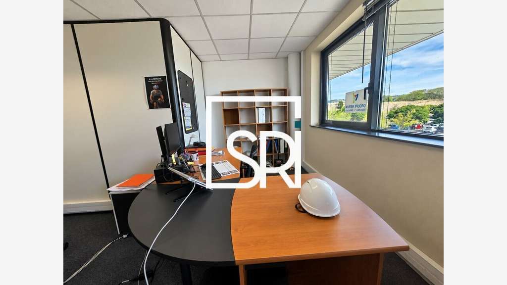 Bureaux de 218m² à louer à Cournon-d'Auvergne
