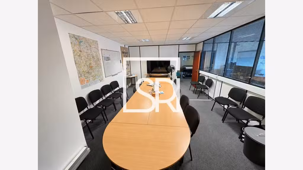 Bureaux de 218m² à louer à Cournon-d'Auvergne