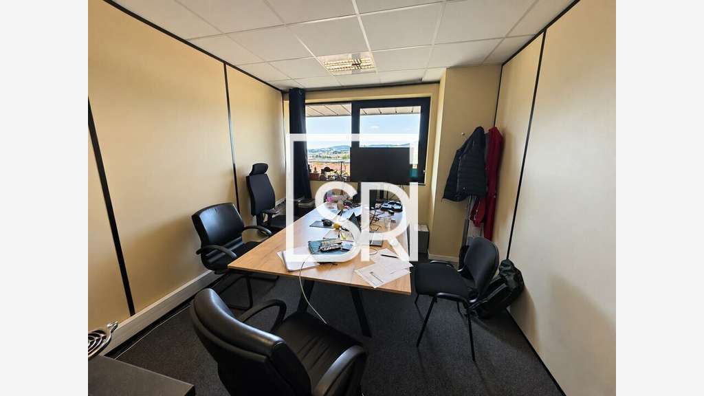 Bureaux de 218m² à louer à Cournon-d'Auvergne