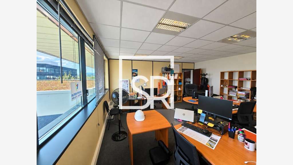 Bureaux de 218m² à louer à Cournon-d'Auvergne