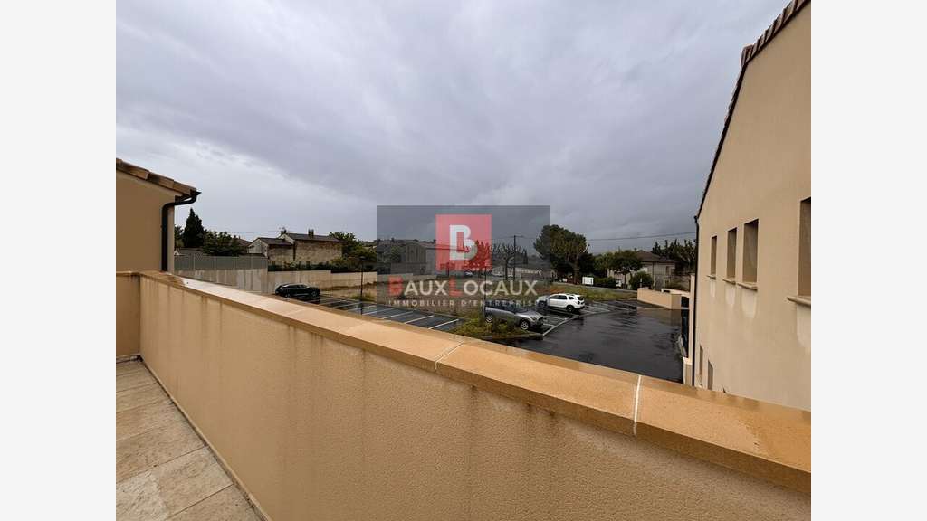Bureaux 200m² R+1 à louer à Courthézon  
