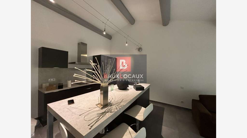 Bureaux 177m² à louer à Courthézon centre