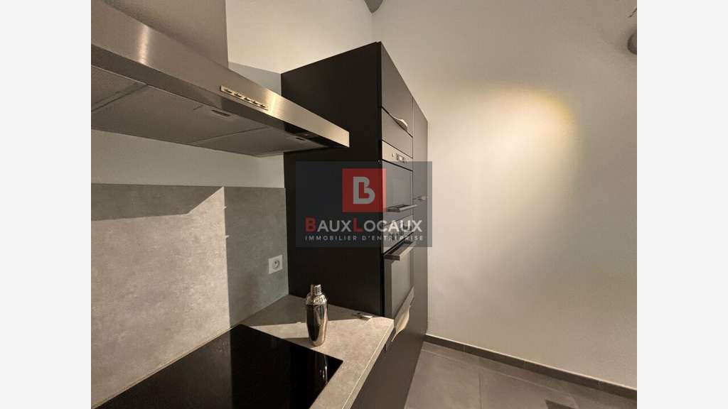 Bureaux 177m² à louer à Courthézon centre