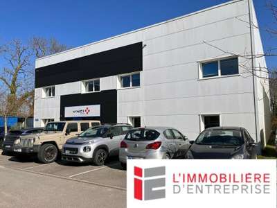 A louer bâtiment professionnel 586m² à Crach