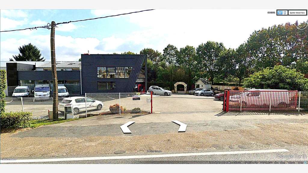 Immeuble de bureaux 600m² à louer à Craon 53400