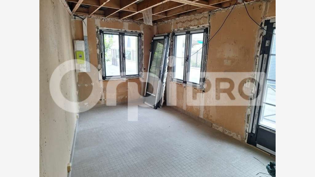 Bureau PMR de 53m² louer à Crépy en Valois