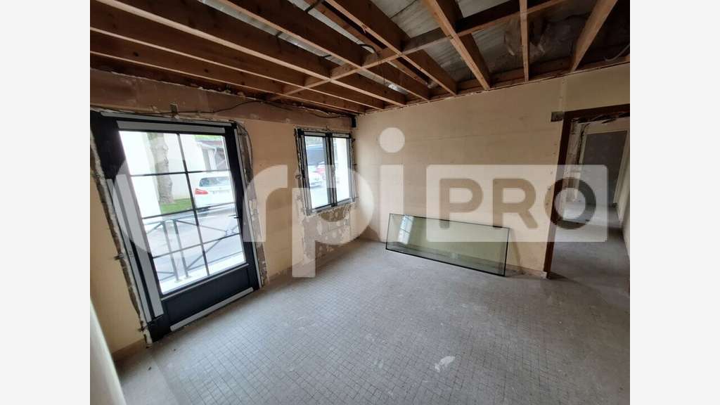 Bureau PMR de 53m² louer à Crépy en Valois