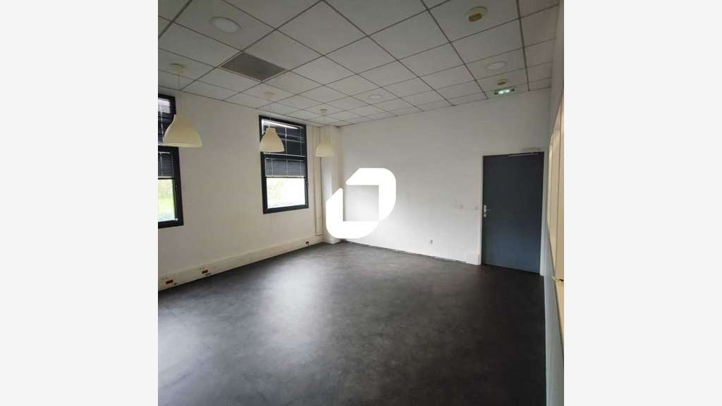A louer Bureaux 617m² Creteil