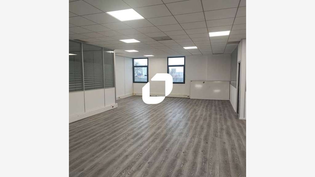 A louer Bureaux 617m² Creteil