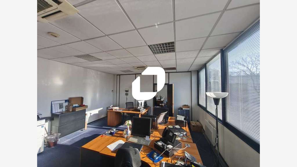 A louer Bureaux 106m² Creteil