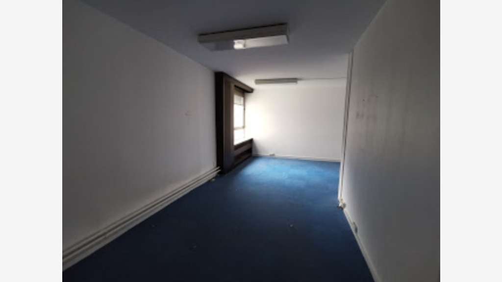 Bureaux 50m² R+1 à louer à Croix 