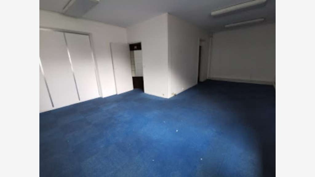 Bureaux 50m² R+1 à louer à Croix 