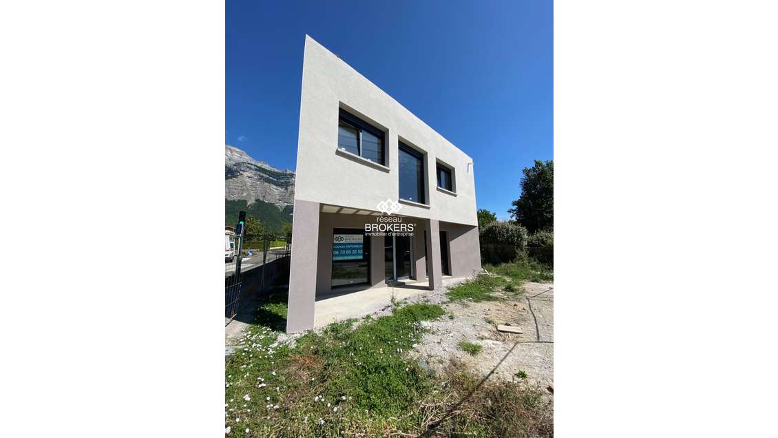 Bureaux neufs 84 et 93m² à louer à Crolles