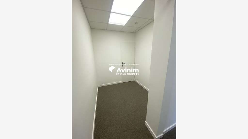 A louer ou vendre, plateau bureaux 100m² à Crolles