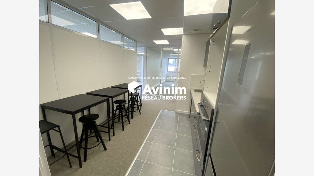 A louer ou vendre, plateau bureaux 100m² à Crolles