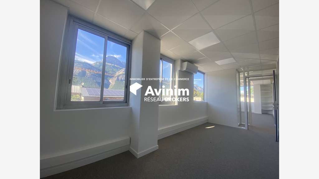 A louer ou vendre, plateau bureaux 100m² à Crolles